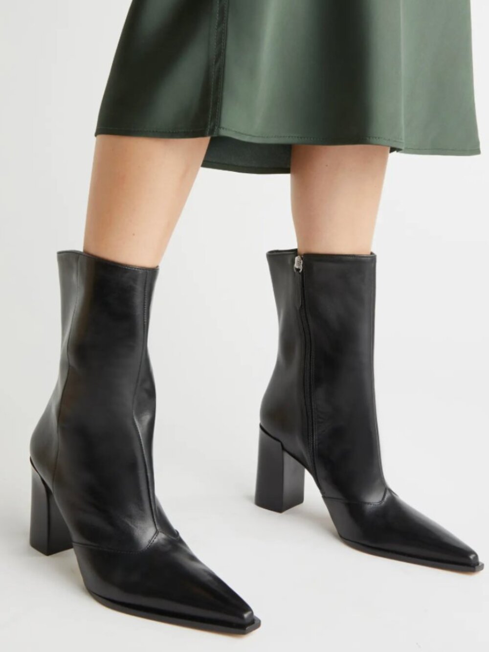 SCHUTZ RAFFAELA POINTED TOE BOOTIE IN BLACK SIZE 8.5